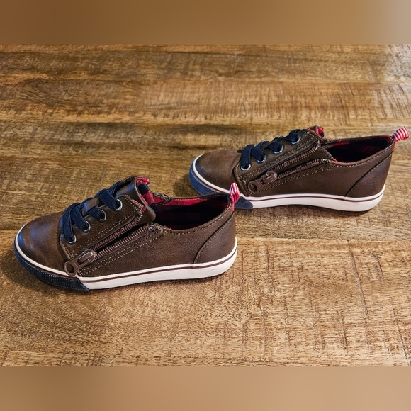 Boys Size 10 Cat and Jack Brown Casual Shoes EUC. - Picture 5 of 5